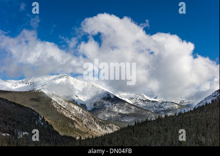 Winter-Blick von der Sawatch Range von der Spitze der Monarch Mountain, Colorado, USA Stockfoto