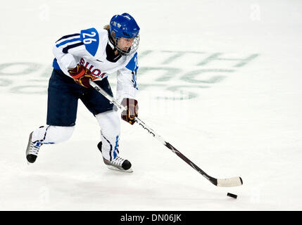 14. Februar 2010 - Vancouver, British Columbia, Kanada - Finnland HEIDI PELTTARI. Womens Hockey vorläufige Runde Finnland Shutout Russland 5-1 bei Olympischen Winterspielen 2010 in Vancouver. (Kredit-Bild: © Patrick T Fallon/ZUMA Press) Stockfoto