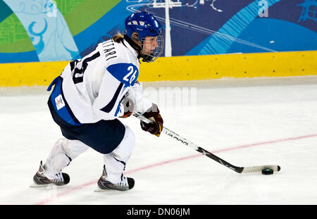 14. Februar 2010 - Vancouver, British Columbia, Kanada - Finnland HEIDI PELTTARI. Womens Hockey vorläufige Runde Finnland Shutout Russland 5-1 bei Olympischen Winterspielen 2010 in Vancouver. (Kredit-Bild: © Patrick T Fallon/ZUMA Press) Stockfoto