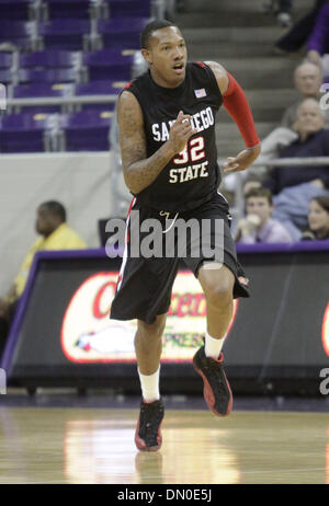 16. Februar 2010 - hilft Fort Worth, Texas, USA - San Diego State vorwärts BILLY WHITE sein Team führte in Besetzung mit 17 Punkten, die Azteken ein 68-51 Sieg bei Daniel Meyer Coliseum in Fort Worth. San Diego State 61 Prozent seiner Aufnahmen aus dem Gebiet, aber nur einen Dreipunkt-Korb gemacht. (Kredit-Bild: © Robert Hughes/ZUMA Press) Stockfoto