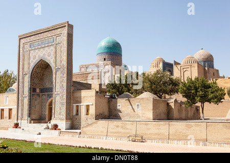 Eingang zum Shah-i-Zinda, auch bekannt als Shah I Zinda und Shah-i Zinda, Samarkand, Usbekistan Stockfoto