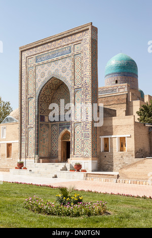 Eingang zum Shah-i-Zinda, auch bekannt als Shah I Zinda und Shah-i Zinda, Samarkand, Usbekistan Stockfoto