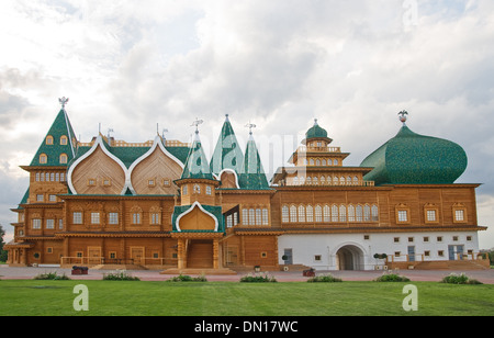 Hölzerne Zarenpalast in Park Kolomenskoje, Moskau Stockfoto