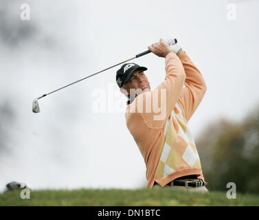 28. Januar 2006; La Jolla, Kalifornien, USA; GOLF: TOM LEHMAN, Dritter Abschlag während der Buick Invitational 2006. Obligatorische Credit: Foto von Jim Baird/San Diego Union T/ZUMA Press. (©) Copyright 2006 von San Diego Union T Stockfoto