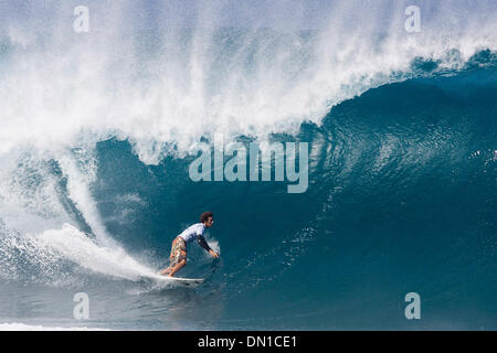 7. Februar 2006; Oahu, HI, Vereinigte Staaten; Monster Energy Pipeline Pro präsentiert von Billabong, vier Sterne Association of Surfing Professionals (ASP) World Qualifying Series (WQS) Event, Banzai Pipeline, North Shore von Oahu, Hawaii, 27. Februar Ð 10. Januar 2006. Kalifornische und Pipeline-Master Rob Machado, 32 (im Bild) erzielte eine perfekte 10-Punkte gewinnen das Finale des Monster Energy Pro auf der Stockfoto