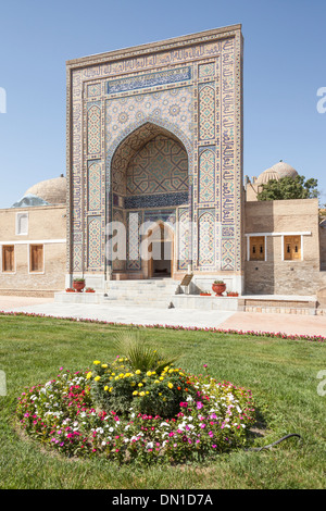 Eingang zum Shah-i-Zinda, auch bekannt als Shah I Zinda und Shah-i Zinda, Samarkand, Usbekistan Stockfoto