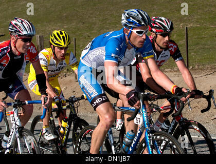 21. Februar 2006; San Francisco, CA, USA; GEORGE HINCAPIE und BOBBY JULICH auf Stufe 2: Sierra Road während der Amgen Tour of California 2006 steigen. Die 7 Bühne, 8 Tage, die Veranstaltung endet am 26. Februar in Redondo Beach. Obligatorische Credit: Foto von Beth Schneider/ZUMA Press. (©) Copyright 2006 von Beth Schneider Stockfoto