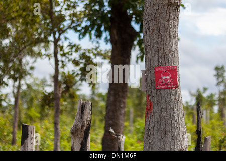 Landmine-Warnung - Kratie Provinz, Kambodscha Stockfoto