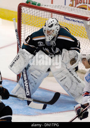 17. November 2006: AHL - Manitoba Torwart Dany Sabourin in Aktion gegen Rochester. Die Manitoba Canucks in Rochester Americans im Blue Cross Arena im War Memorial Auditorium. Rochester besiegte Manitoba 4 zu 3 im OT. (Kredit-Bild: © Alan Schwartz/Cal-Sport-Medien) Stockfoto