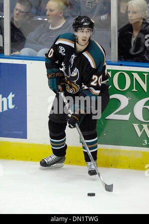 17. November 2006: AHL - Manitoba Zentrum Brad Moran #20 in Aktion gegen Rochester. Die Manitoba Canucks in Rochester Americans im Blue Cross Arena im War Memorial Auditorium. Rochester besiegte Manitoba 4 zu 3 im OT. (Kredit-Bild: © Alan Schwartz/Cal-Sport-Medien) Stockfoto