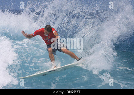 9. Juni 2006; Pasta-Point, Malediven; Australische Surfer JOCK BARNES (Byron Bay) war in großer Form heute Entsendung eines der Tage höchste erzielte Wärme gewinnt, um zwei der SriLankan Airlines Pro läuft in den Malediven Runde zu gelangen. Mit leicht ablandigem Wind und perfekte 1,5 m Swell Linien rollt durch die Pasta Point Line-up, Tag der SriLankan Airlines Pro begann hervorragend und Stockfoto