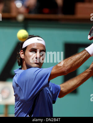 9. Juni 2006; Paris, Frankreich; 2006 öffnen Französisch in Roland Garros in Paris. ROGER FEDERER obligatorisch Credit: Foto von PHILIPPE DE POULPIQUET/Maxppp/ZUMA Press. (©) Copyright 2006 von Maxppp Stockfoto