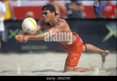 13. Juli 2006; Los Angeles, Kalifornien, USA; (Datei Foto. Unbekanntes Datum) ERIC FONOIMOANA bei einem AVP-professionelle Volleyball-Event. Obligatorische Credit: Foto von Wally Nell/ZUMA Press. (©) Copyright 2006 von Wally Nell Stockfoto