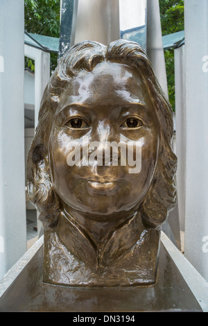 Bronze-Leiterin Frau Wong Kang-Tai, Sars Held, Sars Memorial, Hong Kong Stockfoto
