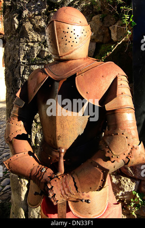 alte und rostige alte Rüstung Stockfoto