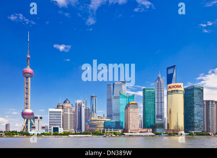 Skyline von Shanghai mit dem Oriental Pearl Tower und dem CBD in Shanghai pudong Skyline PRC, Volksrepublik China, Asien Stockfoto
