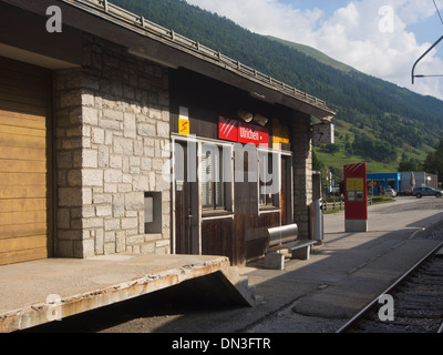 Bahnhof der Matterhorn Gotthard Bahn, Glacier express, im Dorf Ulrichen in der Schweiz Stockfoto