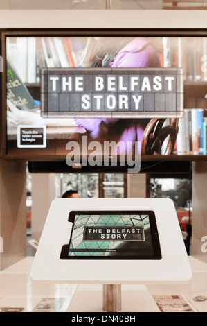 Ein interaktives display beschreibt die "Belfast Story" in Belfast besuchen touristisches Informationszentrum Stockfoto