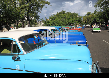 1952 Chevrolet, Calle Industria, Parque De La Fraternidad, Alt-Havanna (La Habana Vieja), Kuba, Karibik, Mittelamerika Stockfoto