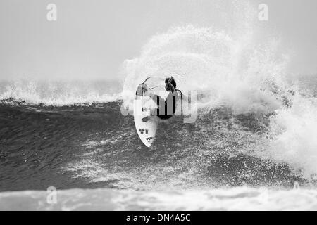 24. Februar 2009 - Coolangatta, Queensland, Australien - für das Jahr 2009 tritt DANE REYNOLDS Quik Pro, statt 27. Februar bis 11. März, 22. bewertet auf der ASP. Datei: 2. März 2008. Der Quiksilver Pro Gold Coast bei Snapper Rocks, Coolangatta, Queensland, Australien. (Kredit-Bild: © Joli/A-Frame/ZUMAPRESS.com) Stockfoto