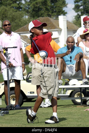 27. August 2006; Raleigh, NC, USA; Golf-Wunderkind JORDAN EUGENIO hat einen Auftritt bei der 2006 Jimmy V Celebrity Golf Classic, die im Prestonwood Country Club befindet sich in Cary stattfand. Jimmy Valvano Foundation hat über 12 Millionen Dollar um Krebsforschung profitieren zu helfen. Trainer Jim Valvano starb 1993 an Krebs und wurde der Kopf Basketballtrainer in North Carolina S Stockfoto