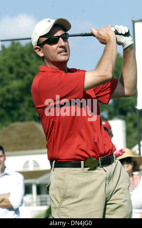 27. August 2006; Raleigh, NC, USA; ESPN Sportscenter Studio Host TREY WINGO hat einen Auftritt bei der 2006 Jimmy V Celebrity Golf Classic, die im Prestonwood Country Club befindet sich in Cary stattfand. Jimmy Valvano Foundation hat über 12 Millionen Dollar um Krebsforschung profitieren zu helfen. Trainer Jim Valvano starb 1993 an Krebs und wurde der Kopf Basketballtrainer an noch Stockfoto