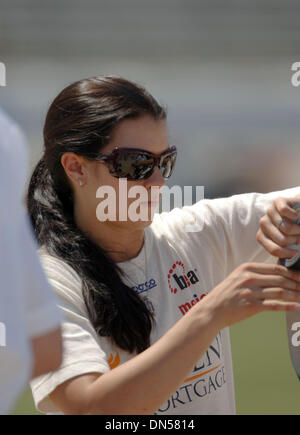 10. Juni 2006; Fort Worth, TX, USA; DANICA PATRICK auf dem Texas Motor Speedway während des Bombardier Learjet 500-Rennens. Obligatorische Credit: Foto von David Walsh/ZUMA Press. (©) Copyright 2006 von David Walsh Stockfoto