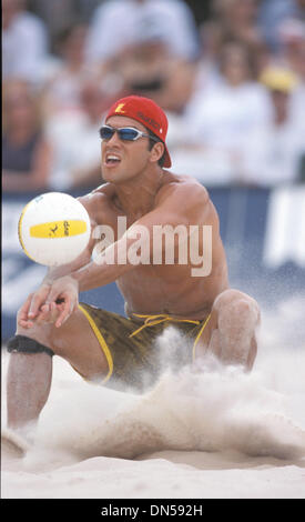 13. Juli 2006; Los Angeles, Kalifornien, USA; (Datei Foto. Unbekanntes Datum) ERIC FONOIMOANA bei einem AVP-professionelle Volleyball-Event. Obligatorische Credit: Foto von Wally Nell/ZUMA Press. (©) Copyright 2006 von Wally Nell Stockfoto