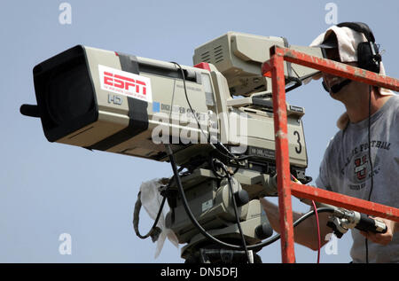 26. August 2006; Duncan, SC, USA; Lichtungen zentrale Vs Byrnes. ESPN Fernsehen das Spiel zwischen zentralen Lichtungen und Byrnes High-School. Obligatorische Credit: Foto von Allen Eyestone/Palm Beach Post/ZUMA Press. (©) Copyright 2006 von Palm Beach Post Stockfoto