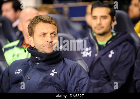 London, UK. 18. Dezember 2013. Spurs Interimsmanager Tim Sherwood vor dem Kapital eine Tasse Viertel Finale Spiel zwischen Tottenham Hotspur und West Ham United vom White Hart Lane Stadium. Bildnachweis: Aktion Plus Sport/Alamy Live-Nachrichten Stockfoto