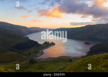 Haweswater Reservoir im Dämmerlicht gesehen von Eagle Crag Seenplatte Cumbria UK Stockfoto