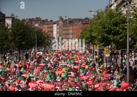 Zwischen 60-100.000 sammeln Menschen in Dublin für die alle Irland Rally for Life zum protest gegen das neue irische Abtreibungsgesetz. Stockfoto