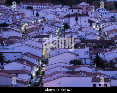 Nachtansicht. Stadt von Grazalema, Naturpark der Sierra de Grazalema. Ruta de Los Pueblos Blancos. Cádiz. Andalucia. Spanien. Stockfoto