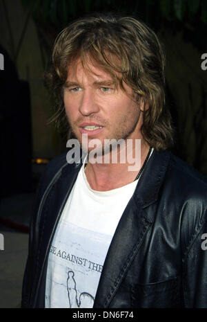 23. April 2002 - Hollywood, Kalifornien, USA - VAL KILMER... THE SALTON SEA - WELTPREMIERE. EGYPTIAN THEATRE, HOLLYWOOD, KALIFORNIEN. 23. APRIL 2002. NINA PROMMER / 2002 K24755NP (Kredit-Bild: © Globe Photos/ZUMAPRESS.com) Stockfoto