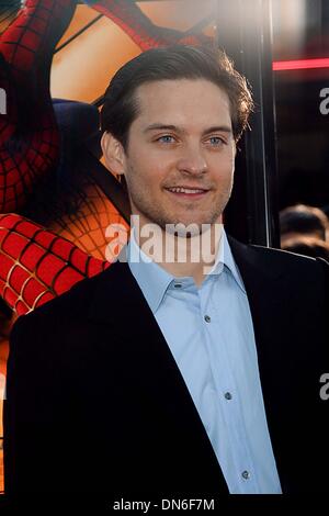 29. April 2002 - Los Angeles, Kalifornien, USA -... " SPIDER-MAN "PREMIERE. MANN VILLAGE THEATER, WESTWOOD, KALIFORNIEN. 29. APRIL 2002. NINA PROMMER / 2002 K24825NP (Kredit-Bild: © Globe Photos/ZUMAPRESS.com) Stockfoto