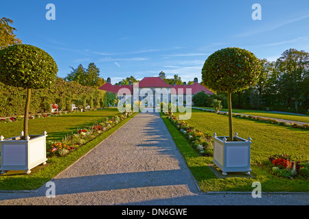 Blumenbeete im alten Palast des Parco Eremitage in Bayreuth, Upper Franconia, Bayern, Deutschland Stockfoto