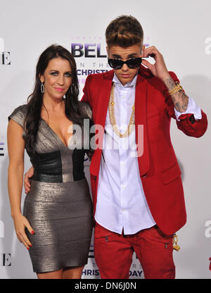 Los Angeles, Kalifornien, USA. 18. Dezember 2013. JUSTIN BIEBER und Mutter PATTIE MALLETTE Teilnahme an der Welt-Premiere von "Believe" an die königliche Kinos L.A. Live statt. © D. Long/Globe Photos/ZUMAPRESS.com/Alamy Live-Nachrichten Stockfoto