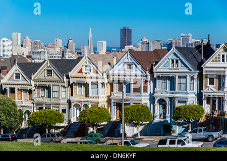 Painted Ladies viktorianischen Häusern am Alamo Square, San Francisco, Kalifornien, USA Stockfoto