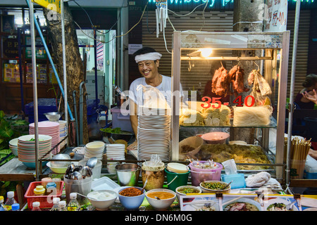 Nudel-Hersteller in Chinatown in Bangkok, Thailand Stockfoto