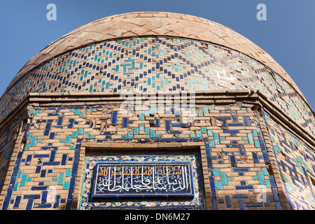 Kuppel des achteckigen Mausoleums, Shah-i-Zinda, auch bekannt als Shah I Zinda und Shah-i Zinda, Samarkand, Usbekistan Stockfoto