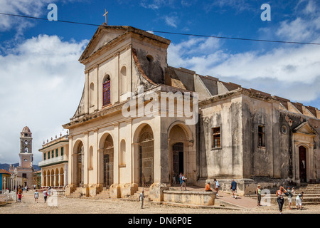 Iglesia Parroquial De La Santisima (Dreifaltigkeitskirche) im Plaza Mayor, Trinidad, Kuba Stockfoto