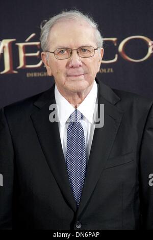Madrid, Spanien. 19. Dezember 2013. Writter Noah Gordon besucht "Der Arzt" Premiere im Callao Kino am 19. Dezember 2013 in Madrid, Spanien. Bildnachweis: Jack Abuin/ZUMAPRESS.com/Alamy Live-Nachrichten Stockfoto