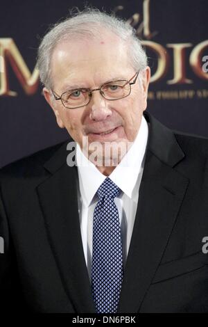 Madrid, Spanien. 19. Dezember 2013. Writter Noah Gordon besucht "Der Arzt" Premiere im Callao Kino am 19. Dezember 2013 in Madrid, Spanien. Bildnachweis: Jack Abuin/ZUMAPRESS.com/Alamy Live-Nachrichten Stockfoto