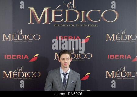 Madrid, Spanien. 19. Dezember 2013. Schauspieler Tom Payne besucht "Der Arzt" Premiere im Callao Kino am 19. Dezember 2013 in Madrid, Spanien. Bildnachweis: Jack Abuin/ZUMAPRESS.com/Alamy Live-Nachrichten Stockfoto