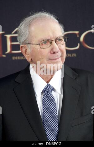 Madrid, Spanien. 19. Dezember 2013. Writter Noah Gordon besucht "Der Arzt" Premiere im Callao Kino am 19. Dezember 2013 in Madrid, Spanien. Bildnachweis: Jack Abuin/ZUMAPRESS.com/Alamy Live-Nachrichten Stockfoto