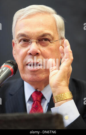 Boston, Massachusetts, USA. 19. Dezember 2013. Der Hyde Park CVJM in Boston, Massachusetts ist nach dem legendären Boston Bürgermeister Thomas Menino umbenannt. Bürgermeister Menino dient seit 20 Jahren als Bürgermeister der Stadt und ist am Ende dieser Frist zurücktreten. Marty Walsh wurde als der neue Bürgermeister von Boston gewählt. Bildnachweis: Nicolaus Czarnecki/METRO US/ZUMAPRESS.com/Alamy Live-Nachrichten Stockfoto