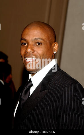 23. März 2002 - Hollywood, CA, USA - K24533AG. BAUM DES LEBENS-AWARDS. REGENT BEVERLY WILSHIRE HOTEL. AMY GRÄBER.   COPYRIGHT 2002 (D)... CARL LEWIS(Credit Image: © Globe Photos/ZUMAPRESS.com) Stockfoto