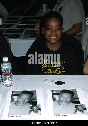 10. April 2002 - Hollywood, CA, USA - K24638EG: HOLLYWOOD Sammler zeigen. HOTEL BEVERLY GARLAND, NORTH HOLLYWOOD, CA 04/06/2002.DANIEL SMITH. POTO von ED GELLER / 2002 (Kredit-Bild: © Globe Photos/ZUMAPRESS.com) Stockfoto
