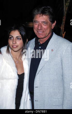 12. Dezember 2001 - K23665TR. ALI-PREMIERE BEIM GRAUMANS CHINESE THEATRE HOLLYWOOD 12/12/2001.JOE NAMATH UND TOCHTER JESSICA. TOM RODRIGUEZ / (Kredit-Bild: © Globe Photos/ZUMAPRESS.com) Stockfoto