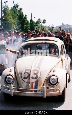 25. Januar 1943 - K43812.'' HERBIE: FULLY LOADED ". GELIEFERT VON ES-JUSTIN LONG UND LINDSAY LOHAN. TV-FILM noch (Kredit-Bild: © Globe Photos/ZUMAPRESS.com) Stockfoto